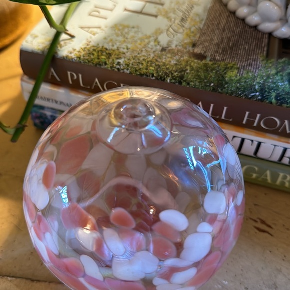California Glass Studio pink and white hand blown iridescent ball. - Picture 3 of 4